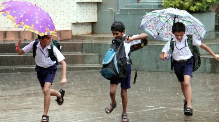 rain-alert-school-holidays.webp